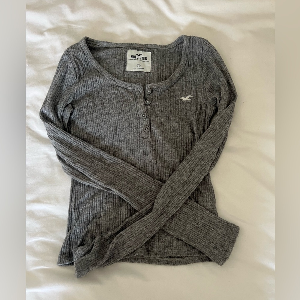 Hollister womens grey comfy Henley long sleeve top size xs